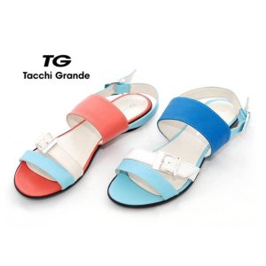 Summer women's leather sandals with a round buckle white