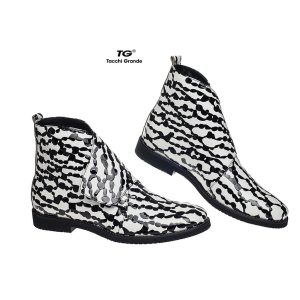 Buy large size autumn black-and-white boots for women in Kiev